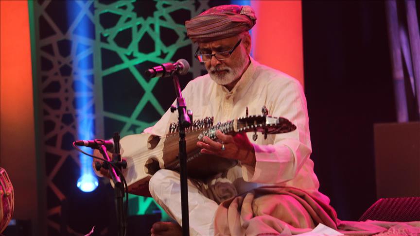 کنسرت موسیقی‌دان افغانستانی در قونیه