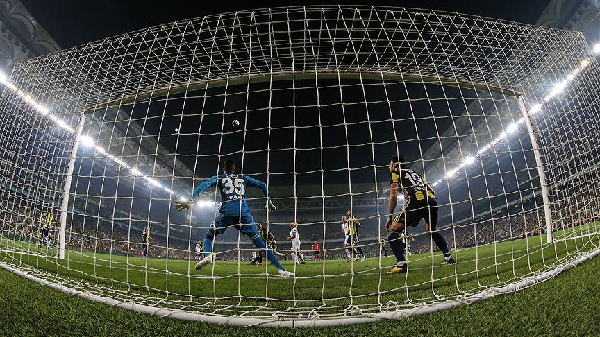 Fenerbahce, Besiktas share points in derby match