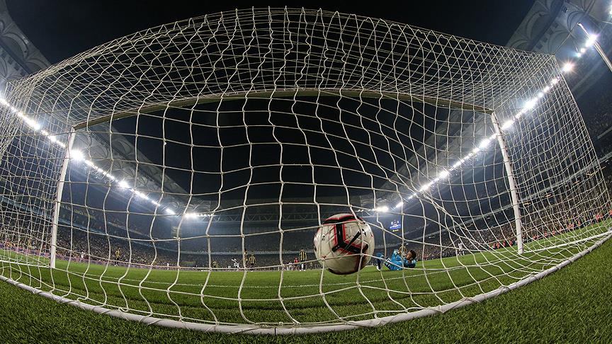 Göztepe'de yerliler, Fenerbahçe'de yabancılar attı