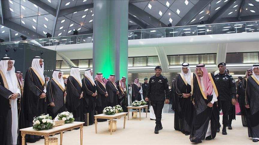 Arabia Saudita abre tren de alta velocidad que une ciudades santas 