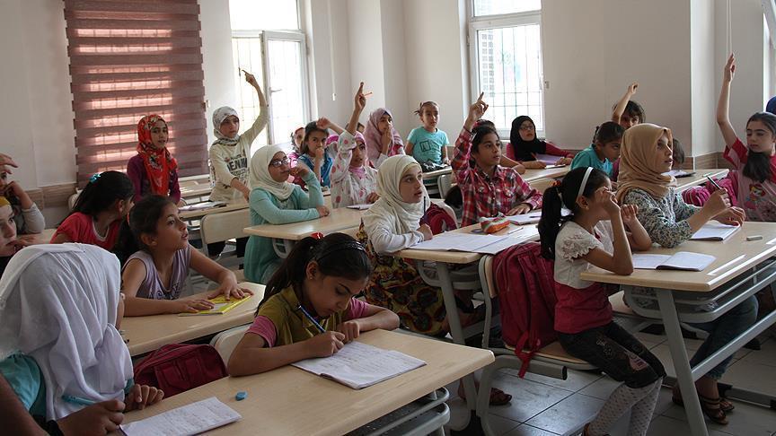 صدها هزار دانش‌آموز سوری در ترکیه سر کلاس‌های درس رفتند