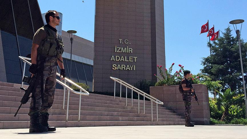 'Boş havuzun içinde 1 dolarlık balyalar vardı'