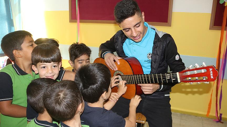 Güzel sanatlar öğrencilerinden miniklere 'Hoş geldin' konseri