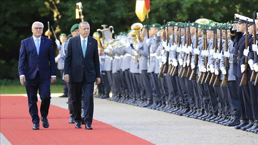 ErdoÄan pritet me ceremoni ushtarake nÃ« Gjermani