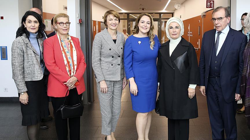 أمينة أردوغان تزور مستشفى "شاريتيه" برلين التاريخي
