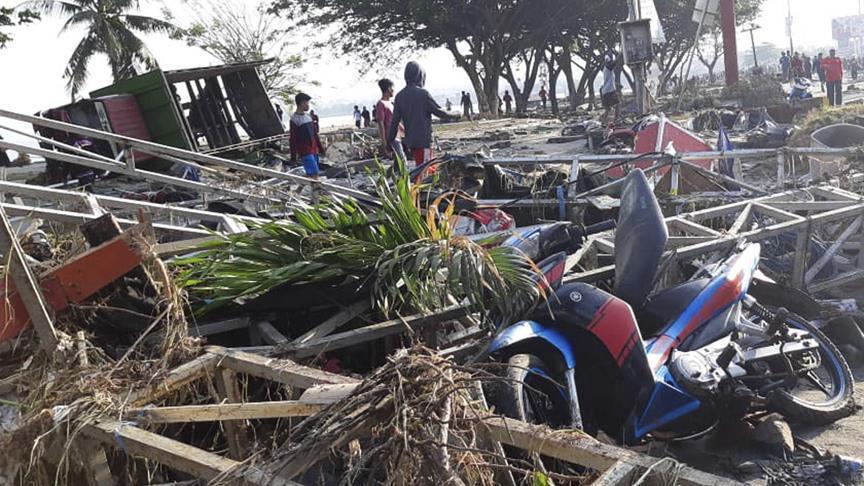 Indonesia: State of emergency in wake of quake, tsunami