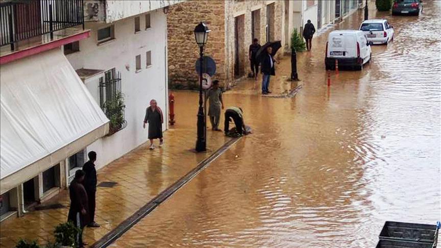 Tormenta tropical con fuertes lluvias y vientos golpean Grecia