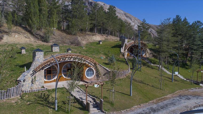 ‘Rumah hobbit’ di Turki kian menarik wisatawan