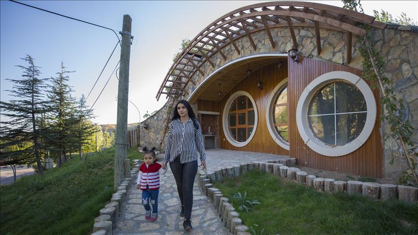 Las "casas Hobbit" en Turquía atraen la atención de los turistas