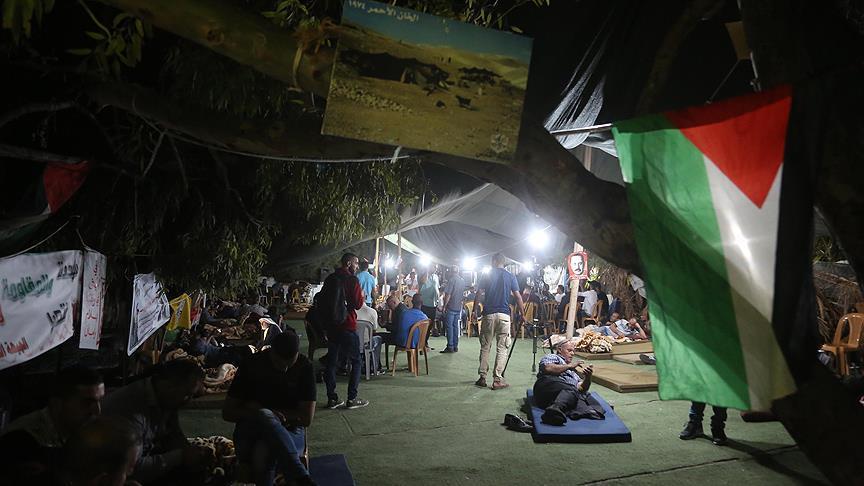 أطفال "الخان الأحمر" بالقدس يطالبون ميركل بمنع هدم مساكنهم