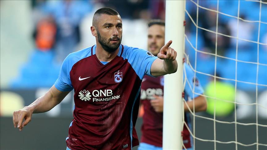 Burak Yılmaz Galatasaray'daki gollerini aştı