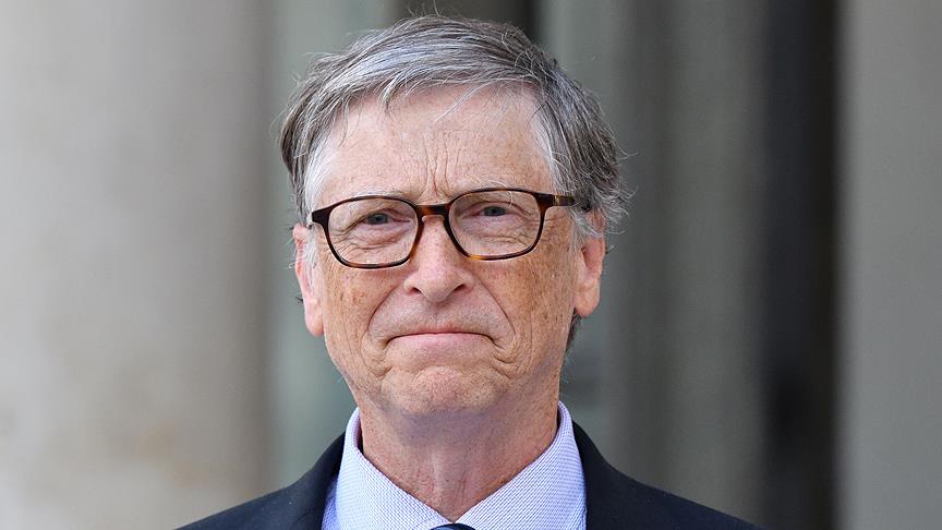 Bill Gates 24 yıllık koltuğundan oldu