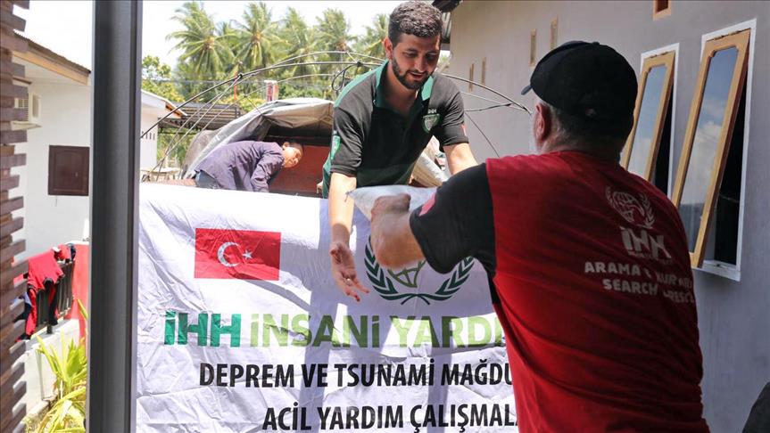 IHH shpÃ«rndan ndihma pÃ«r 7.400 indonezianÃ« tÃ« goditur nga cunami
