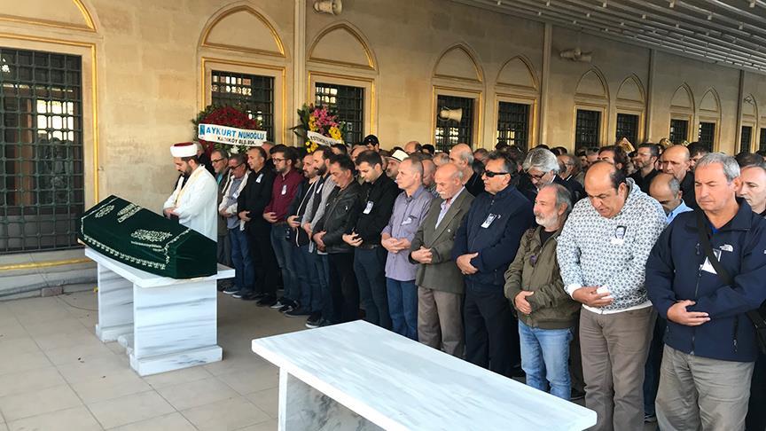 Oyuncu Yıldırım Öcek, son yolculuğuna uğurlandı
