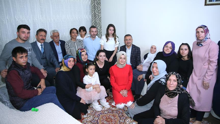 Cumhurbaşkanı Yardımcısı Oktay'dan şehit ailesi ve huzurevi ziyareti