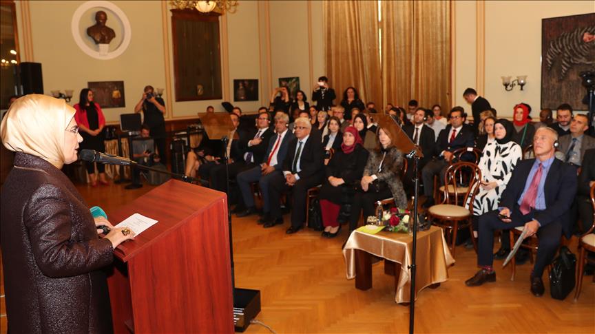Emine Erdoğan, Macaristan Cumhurbaşkanının eşi Herczegh ile görüştü
