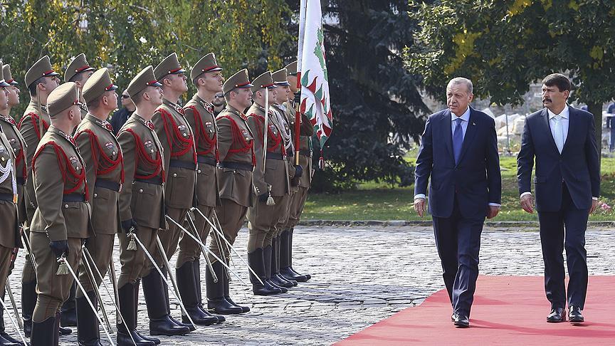 استقبال رسمی از رئیس جمهور ترکیه در مجارستان