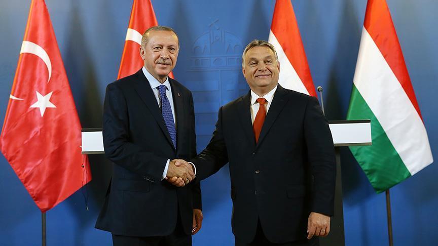 Erdogan se félicite des relations bilatérales avec la Hongrie