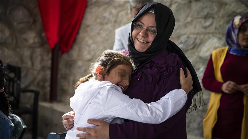 Aile, Çalışma ve Sosyal Hizmetler Bakanı Selçuk: Kız çocuklarımıza destek oluyoruz