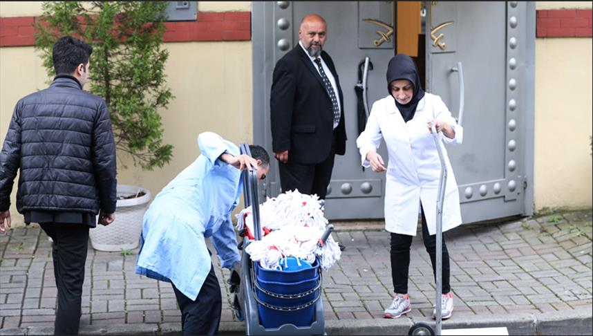 إدخال مستلزمات تنظيف إلى القنصلية السعودية بإسطنبول