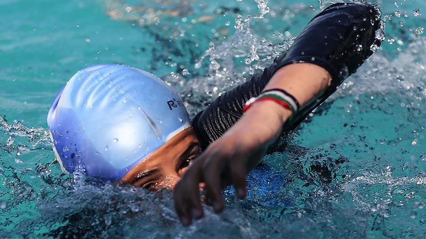 Gazzeli çocuk yüzücülerin hedefi Tokyo
