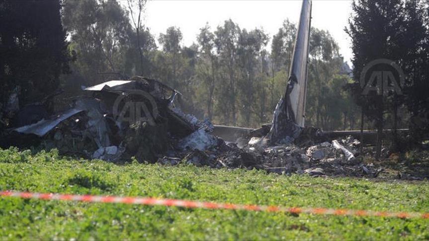 Military plane crash kills 2 pilots in Ukraine