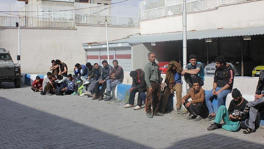 Over 370 irregular migrants held across Turkey 