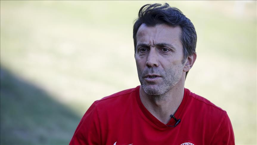 Antalyaspor Teknik Direktörü Korkmaz: Çok rahatım, isteyen istediği şekilde araştırabilir