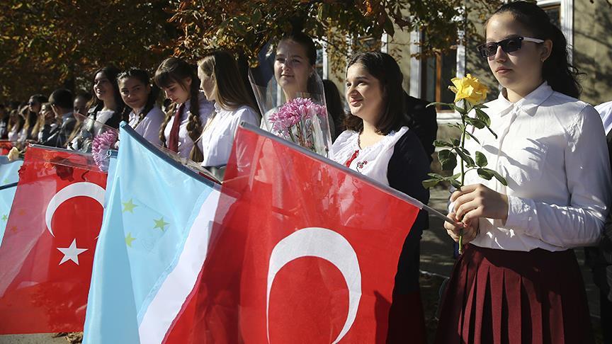 Cumhurbaşkanı Erdoğan'ı Türk bayraklarıyla karşılayacaklar