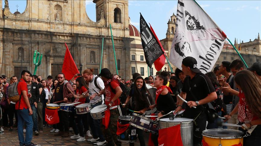 Kolombiya da eğitim bütçesi protestoları sürüyor