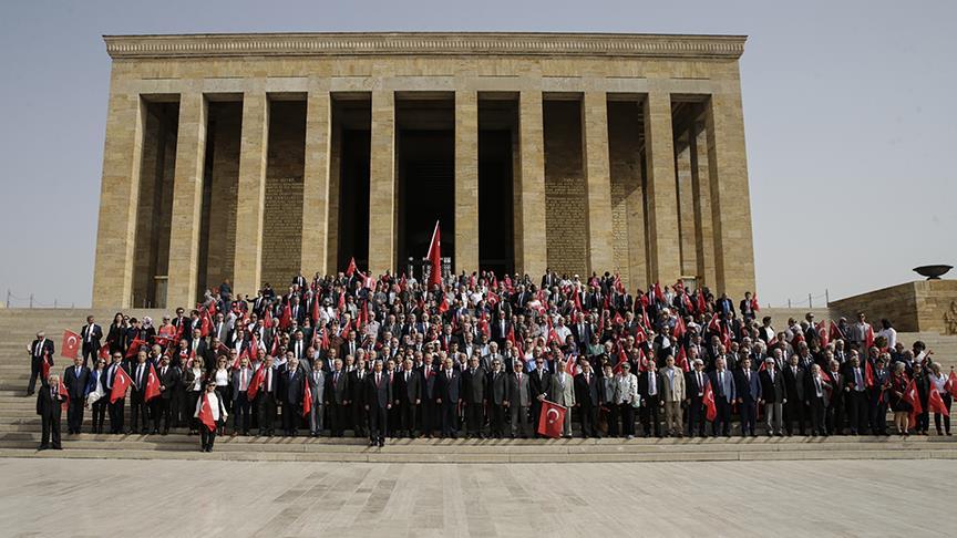 Emekli astsubaylar Anıtkabir'i ziyaret etti