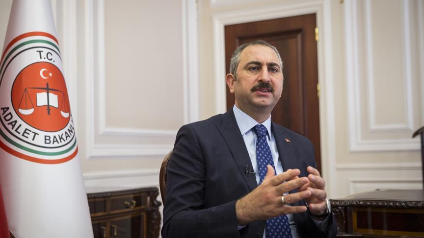 Adalet Bakanı Gül'den Danıştay'a 'öğrenci andı' tepkisi