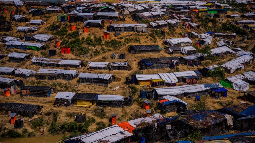 Fire at Rohingya refugee camp kills 6 in Myanmar