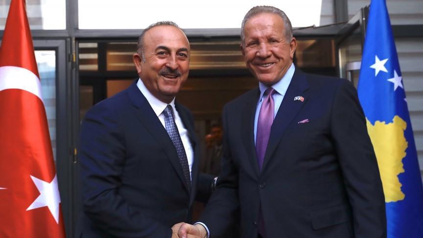 Cavusoglu: La Turquie attend du Kosovo qu'il extrade les terroristes de FETO