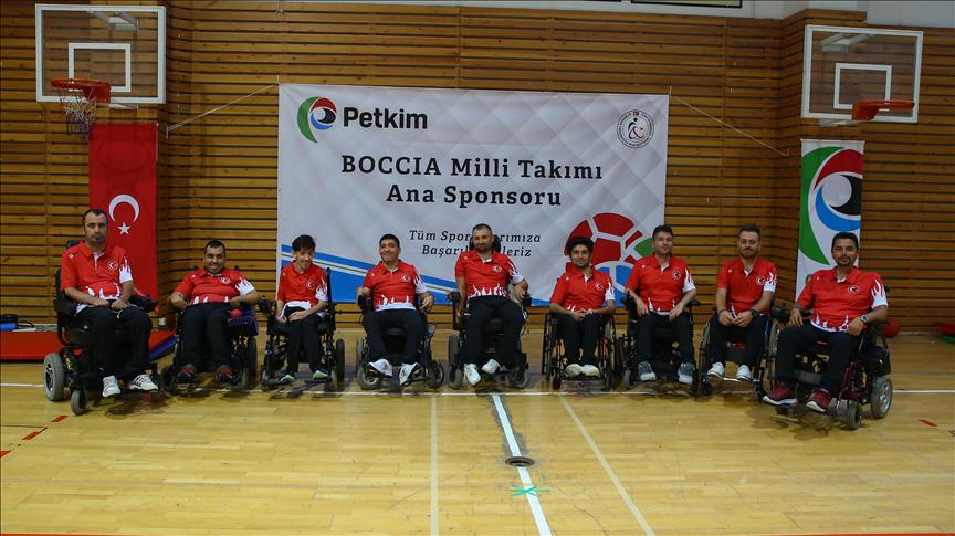 Ay Yildiz Askiyla Limitlerini Zorluyorlar