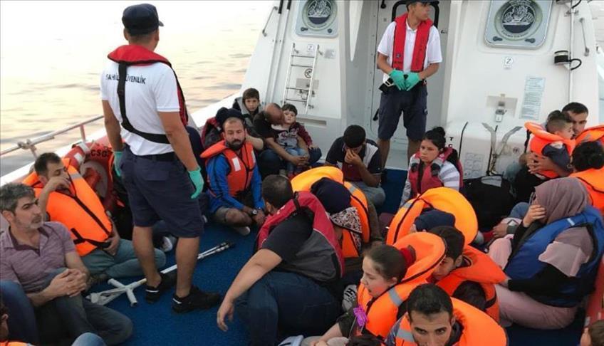 گارد ساحلی ترکیه 436 مهاجر را از غرق شدن نجات داد