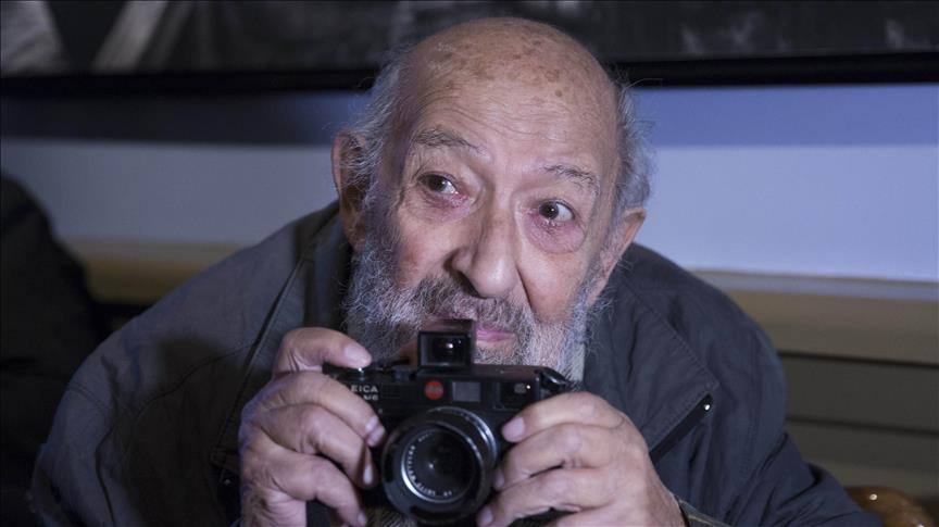 Ara Güler'e memleketinden toprak ve karayemiş