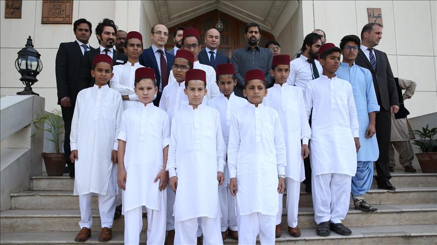 Turkey starts language courses for orphans in Pakistan