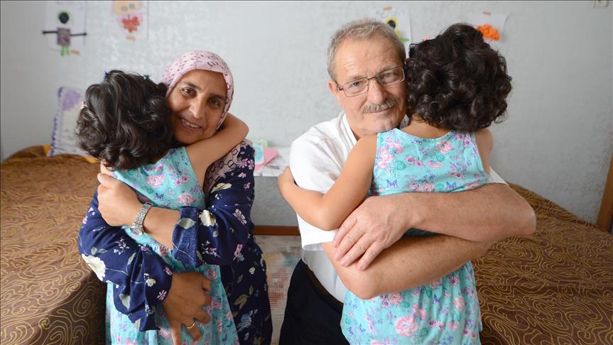 Torun hayali kurarken ikiz çocuk sahibi oldular