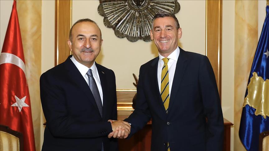 Le président du parlement du Kosovo reçoit Cavusoglu à Pristina