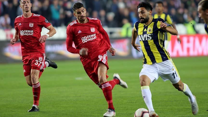 Fenerbahçe'ye Mehmet Ekici'den kötü haber