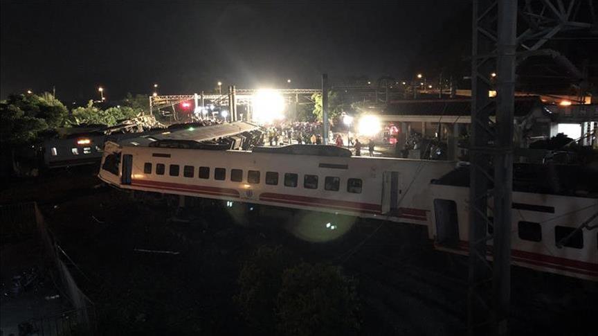 На Тайване сошел с рельсов поезд: 17 погибших, 132 раненых 