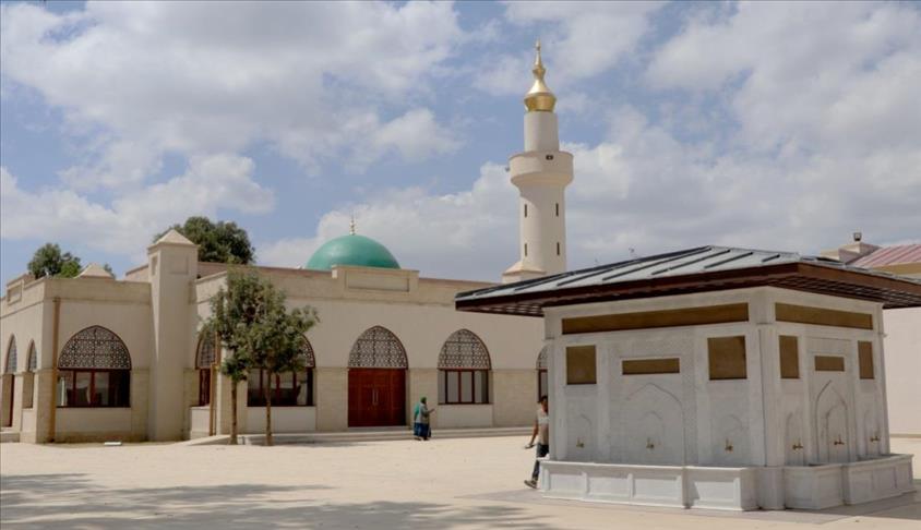 بصمات تيكا التركية تزين أول مسجد بإفريقيا