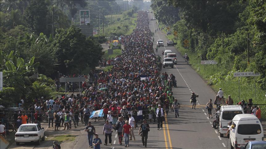 Migrant caravan weaves through Mexico amid US threats