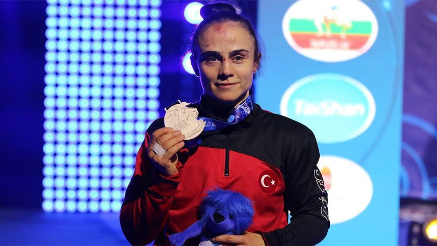 Turkish wrestler wins silver in world championship