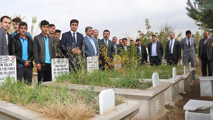 Van depreminde yaşamını yitirenler anıldı