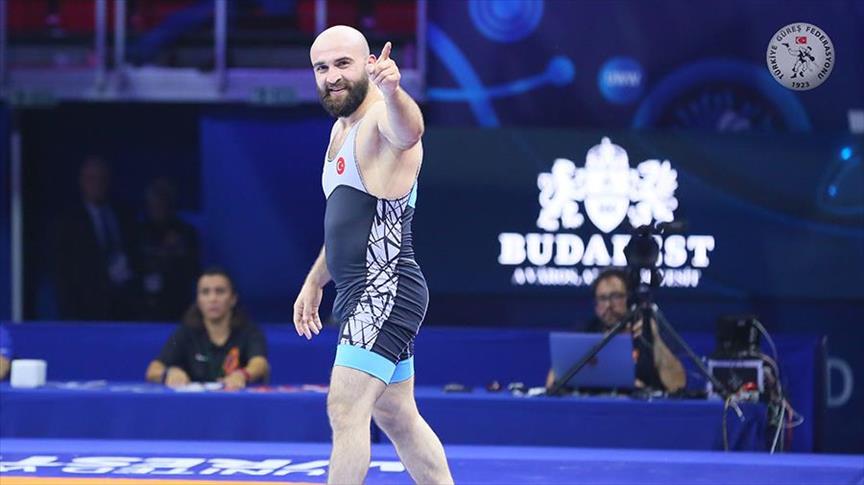 Turkish wrestler bags silver in world championship