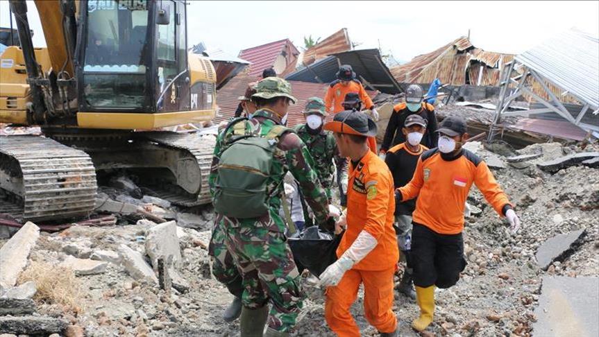 Indonesia lifts state of emergency for quake-hit island