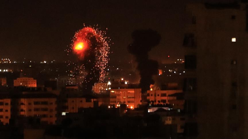 İsrail gece boyunca Gazze'yi vurdu