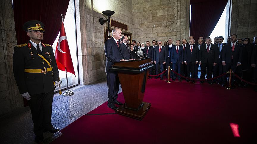 Cumhurbaşkanı Erdoğan: Türkiye'nin 95 yılda elde ettiği başarıların bir sembolüdür